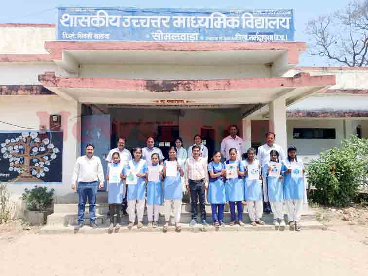 विश्व वसुंधरा दिवस पर हुआ कार्यक्रमों का आयोजन छात्र-छात्राओं ने लिया भाग