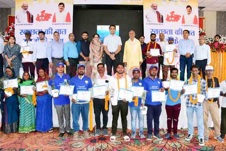 सफाई व्यवस्था में स्वच्छता मित्रों का महत्वपूर्ण योगदान: डॉ सौरभ सोनवणे, निगम आयुक्त