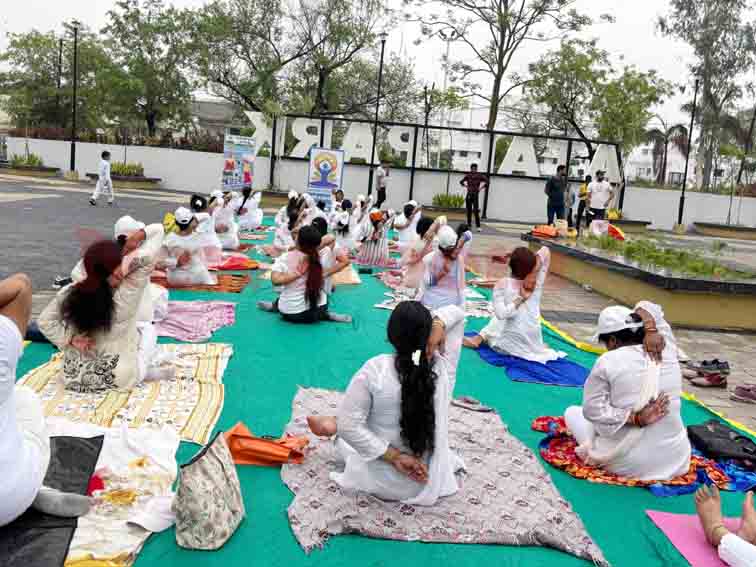 ‘‘ ‘योग से निरोग की ओर‘ नगर निगम रीवा ने भव्य रूप से मनाया अंतर्राष्ट्रीय योग दिवस‘‘