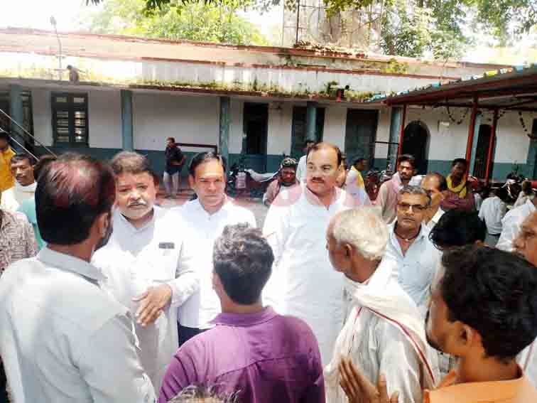 खाद वितरण में अनियमितता: एसडीएम से मिले कांग्रेस नेता राधेश्याम पटेल, पारदर्शिता की मांग