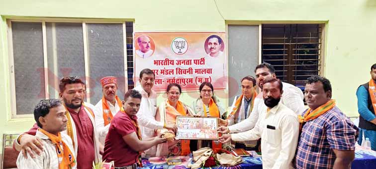 भाजपा जिला प्रभारी श्रीमती सीमा सिंह का सिवनी मालवा में प्रवास, मंडल स्तर पर ली संगठनात्मक बैठकें, ‘मन की बात’ कार्यक्रम को जन-जन तक पहुंचाने का आह्वान