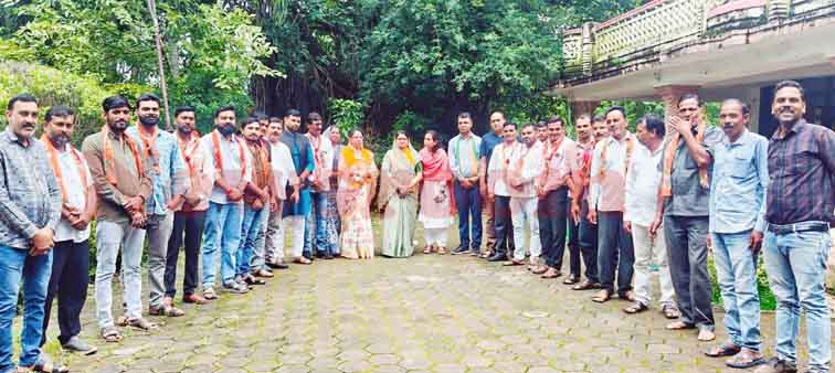 भाजपा भीलट देव मंडल में परिचयात्मक एवं संगठनात्मक बैठक सम्पन्न, प्रदेश उपाध्यक्ष सीमा सिंह और जिला अध्यक्ष प्रीति शुक्ला रही उपस्थित