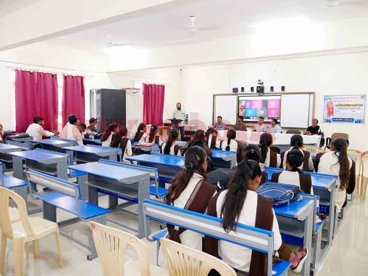 कुसुम महाविद्यालय सिवनी मालवा में “साइबर सुरक्षा अभियान” के अंतर्गत विशेष व्याख्यान का आयोजन