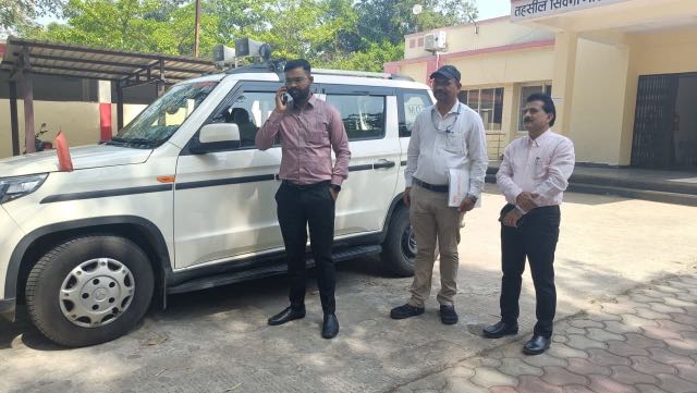 एसडीएम विजय राय, तहसीलदार और नायब तहसीलदार ने पेश की मिसाल, ईंधन संरक्षण का दिया संदेश,  प्रधानमंत्री और मुख्यमंत्री की अपील को किया व्यवहार में लागू